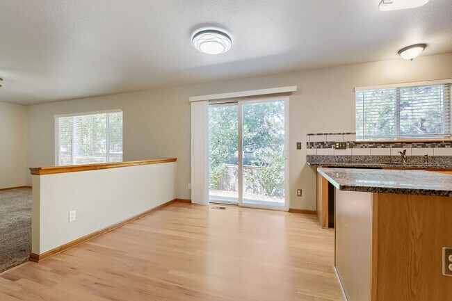 Foto del edificio - Evolve Real Estate: Beautiful 5 Bedroom Home in HIGHLANDS RANCH - Available NOW!