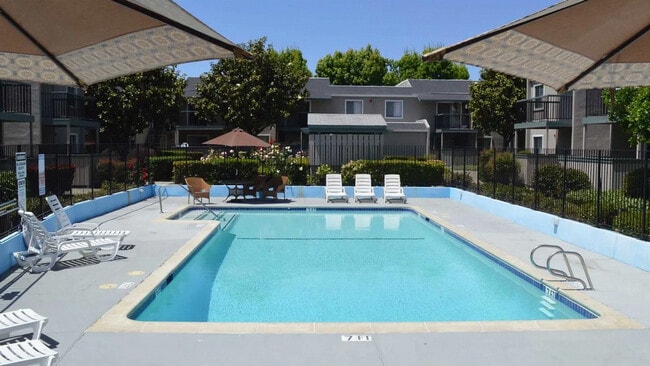 Foto del edificio - Windsor Garden Apartments
