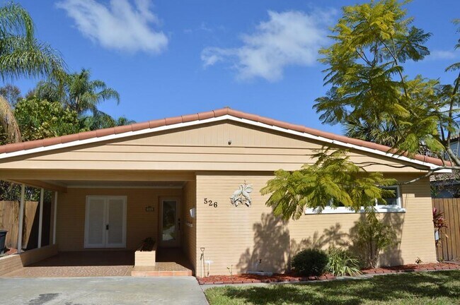 Foto del edificio - 526 Suwanee Cir