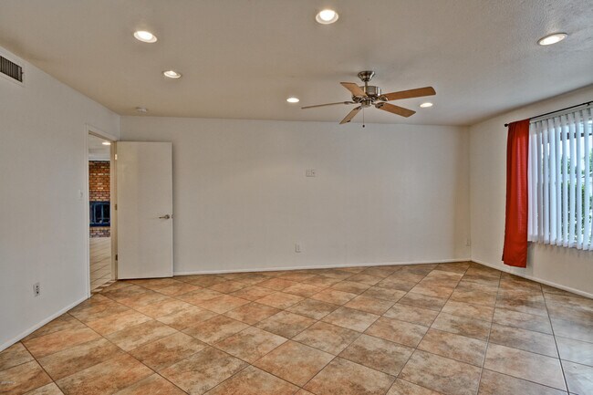 Foto del edificio - 3344 W Yucca St