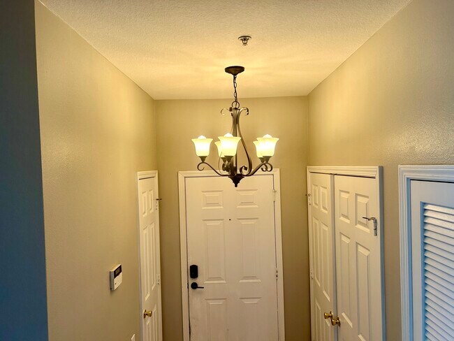 Foto del edificio - 7990 Baymeadows Rd E