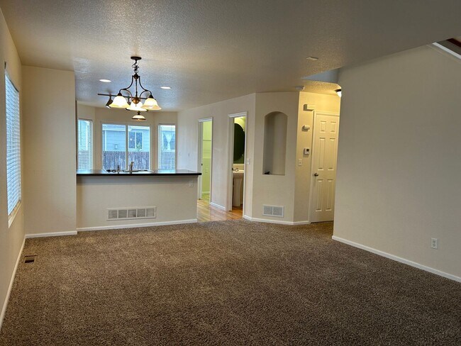 Foto del edificio - 2145 Clipper Way