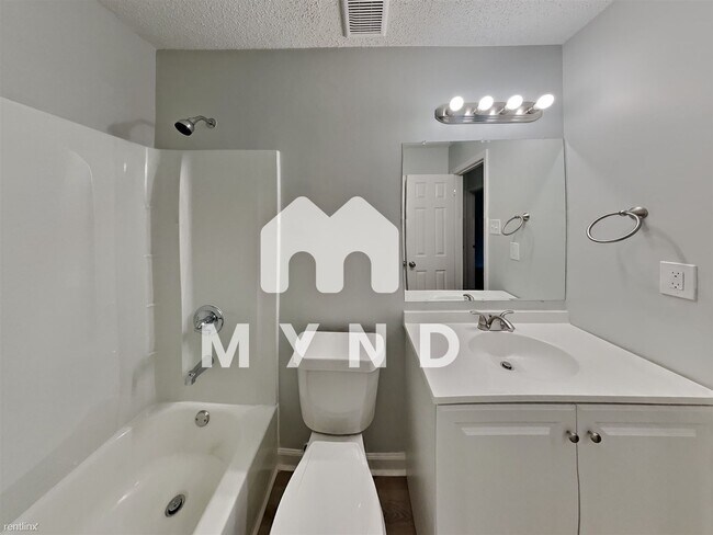 Building Photo - 3 br, 2 bath House - 6002 Mingle Dr