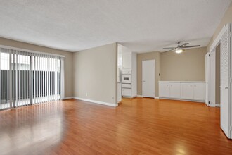 Building Photo - 3735 Mentone Ave