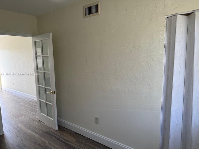 Building Photo - 4725 NW 33rd Ave
