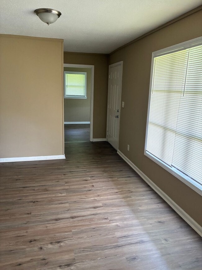 Building Photo - Peaceful Country Living in Sylacauga – Huge Yard & Beautiful Updates!
