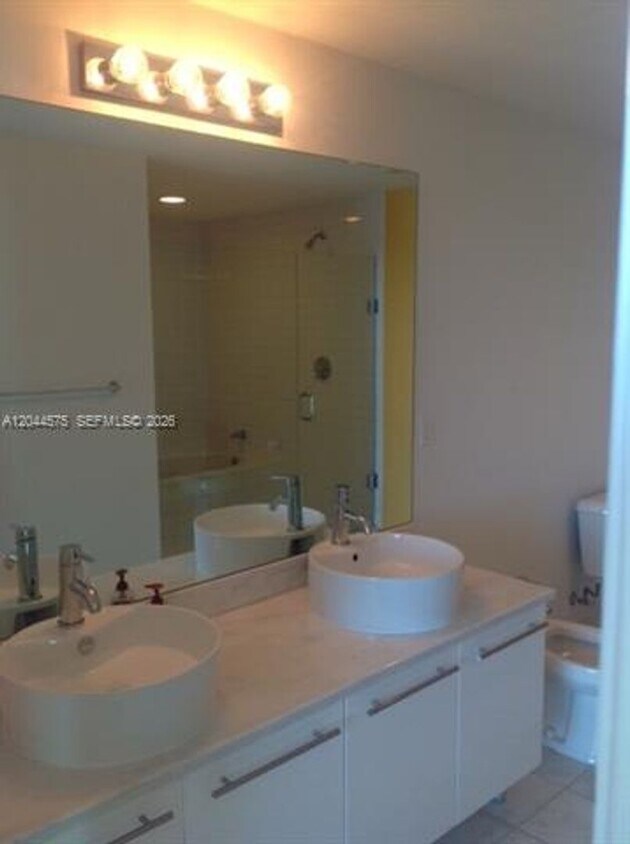 Foto del edificio - 888 Biscayne Blvd
