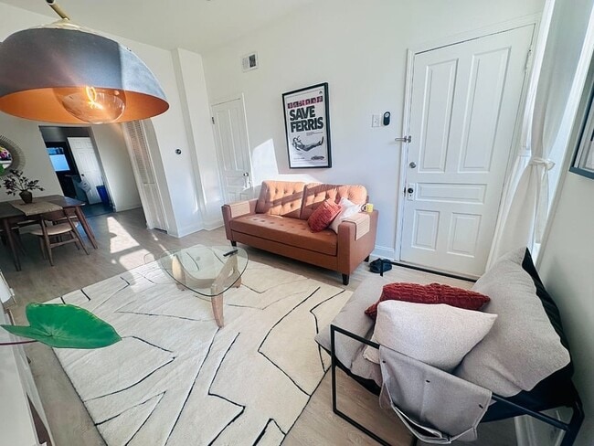 Foto del edificio - 2014 N Oakley Ave