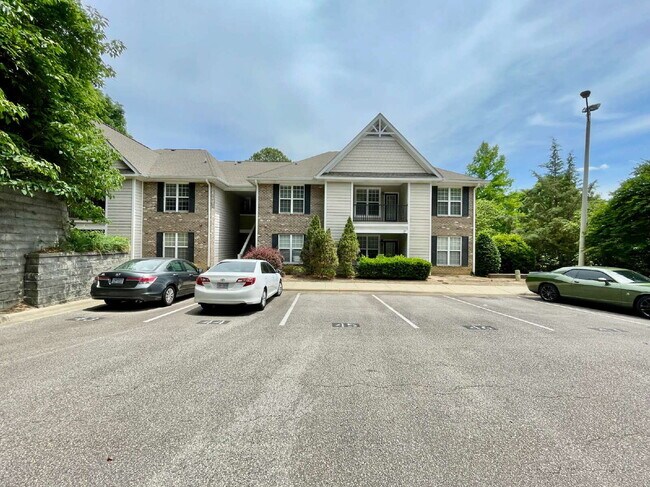 Building Photo - "206 Fountainhead Ln - Historic Downtown Fayetteville