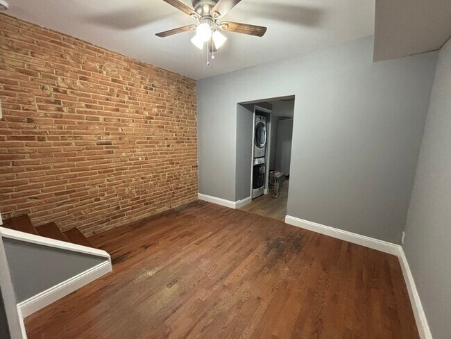 Building Photo - 5 Bedroom Home 21230