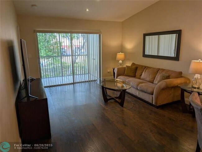 Foto del edificio - 3081 Holiday Springs Blvd