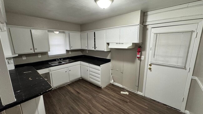 Building Photo - 4748 Scottsdale Ave