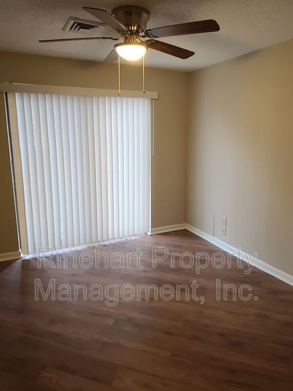 Foto del edificio - 211 Heritage Blvd