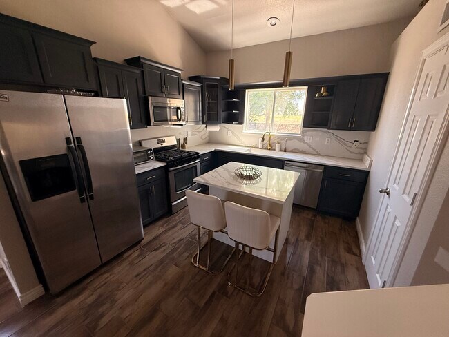 Building Photo - 836 Sunset Park Dr