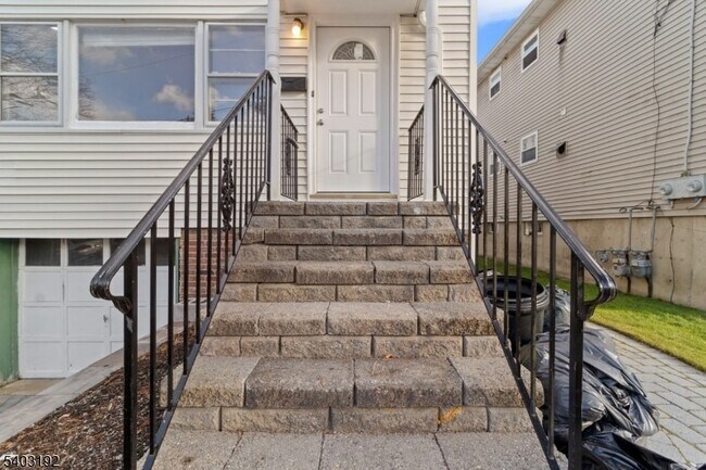 Foto del edificio - 19 Cooper Dr