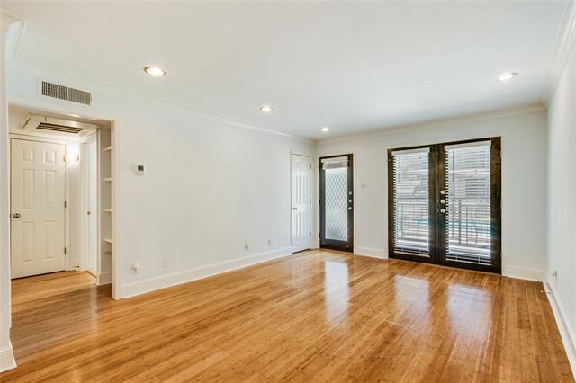 Foto del edificio - 7730 Meadow Park Dr