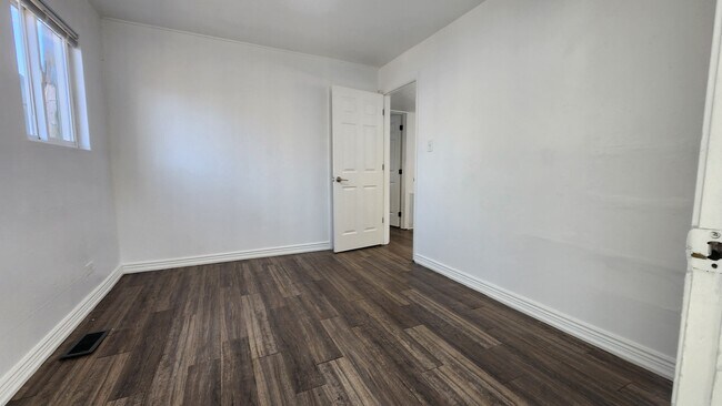 Foto del edificio - 2355 S Hooker Way