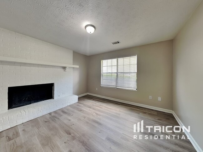 Building Photo - 5708 St Thomas Dr