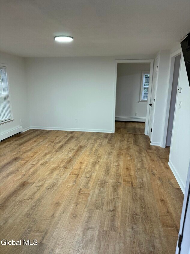 Foto principal - 5 Maple St