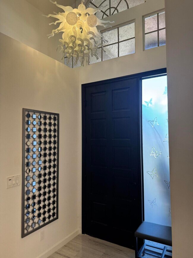 Foto del edificio - 8561 Lawson Cir