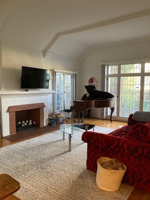 Sala de estar - 4026 Ingraham St