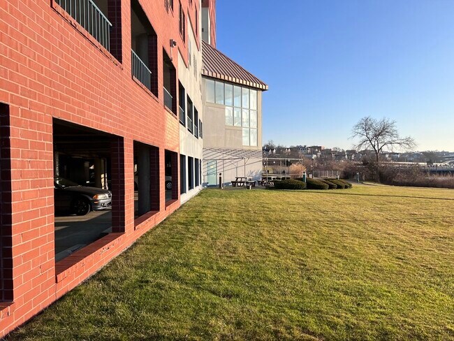 Building Photo - 750 Davol St