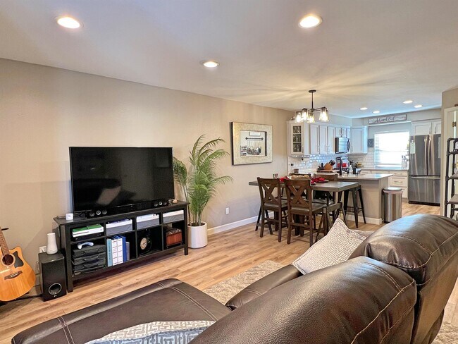 Photo - 2913 W Long Cir House