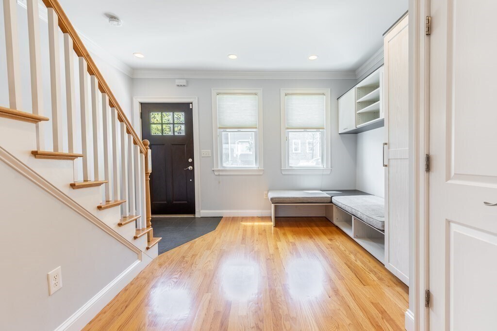 Foto principal - 32 Emerson St