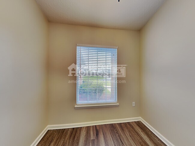 Foto del edificio - 6732 Gentle Oaks Drive N