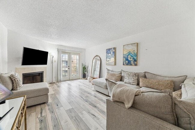 Building Photo - 11201 Lynbrook Dr