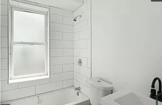 Foto del edificio - 6145 Lansdowne Ave