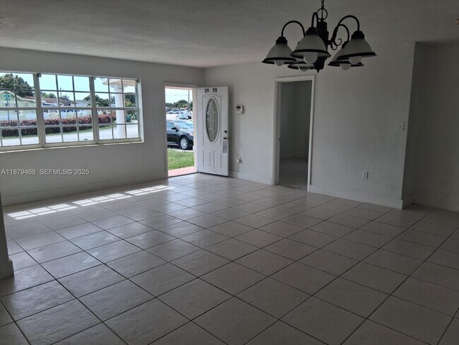 Foto del edificio - 2975 NW 212th St