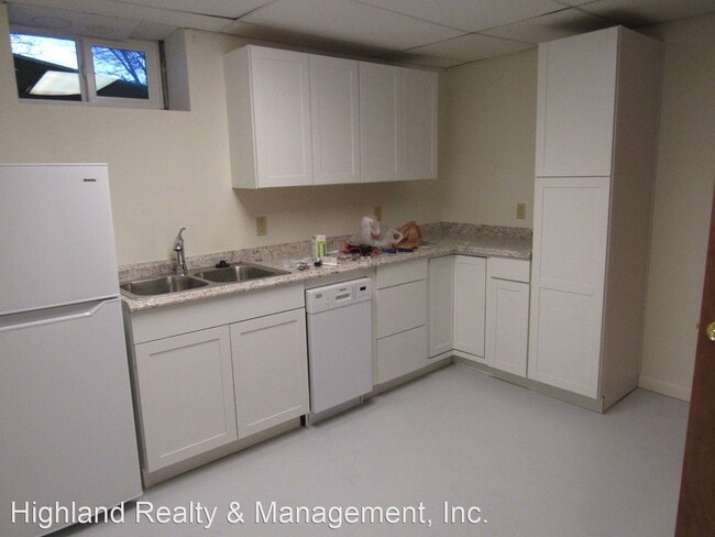 Building Photo - 2 br, 1 bath House - 849 Emerson Cir Unit B