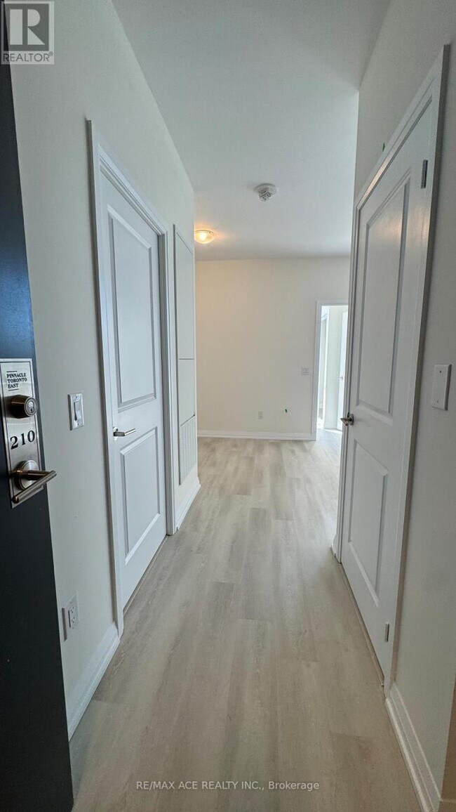 Building Photo - 3260 Sheppard Ave E