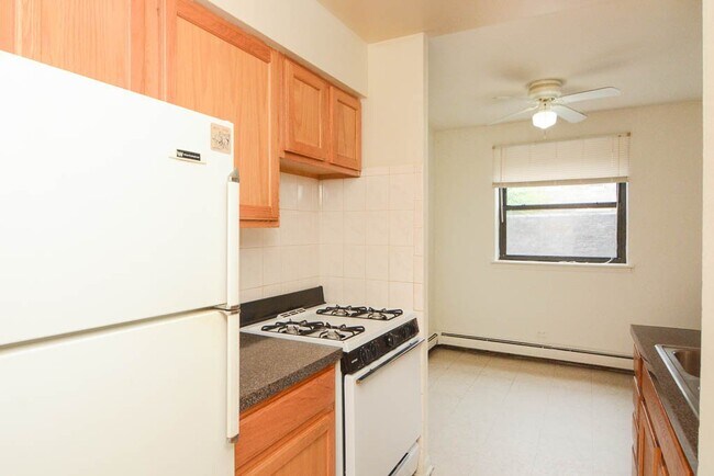 Building Photo - 443 W Aldine