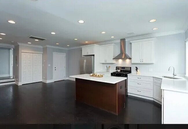 Foto del edificio - 3380 N Milwaukee Ave