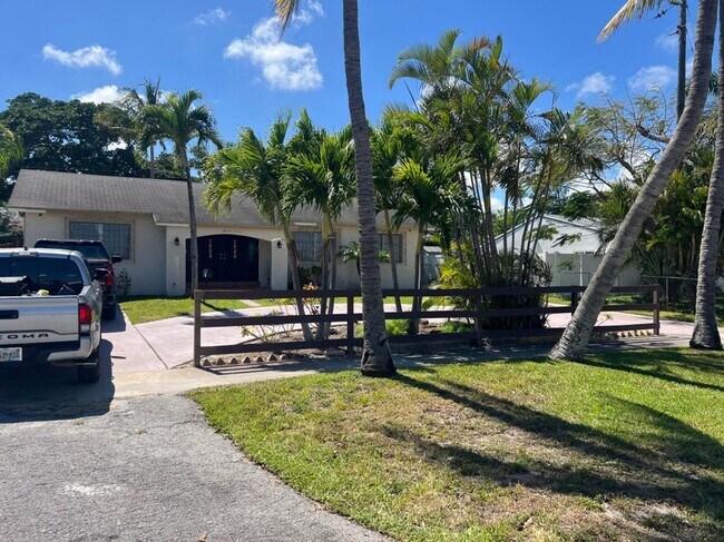 Foto del edificio - 5603 Parker Ave