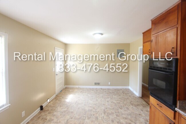 Building Photo - Great Home - New on The Market!!  Convenie...