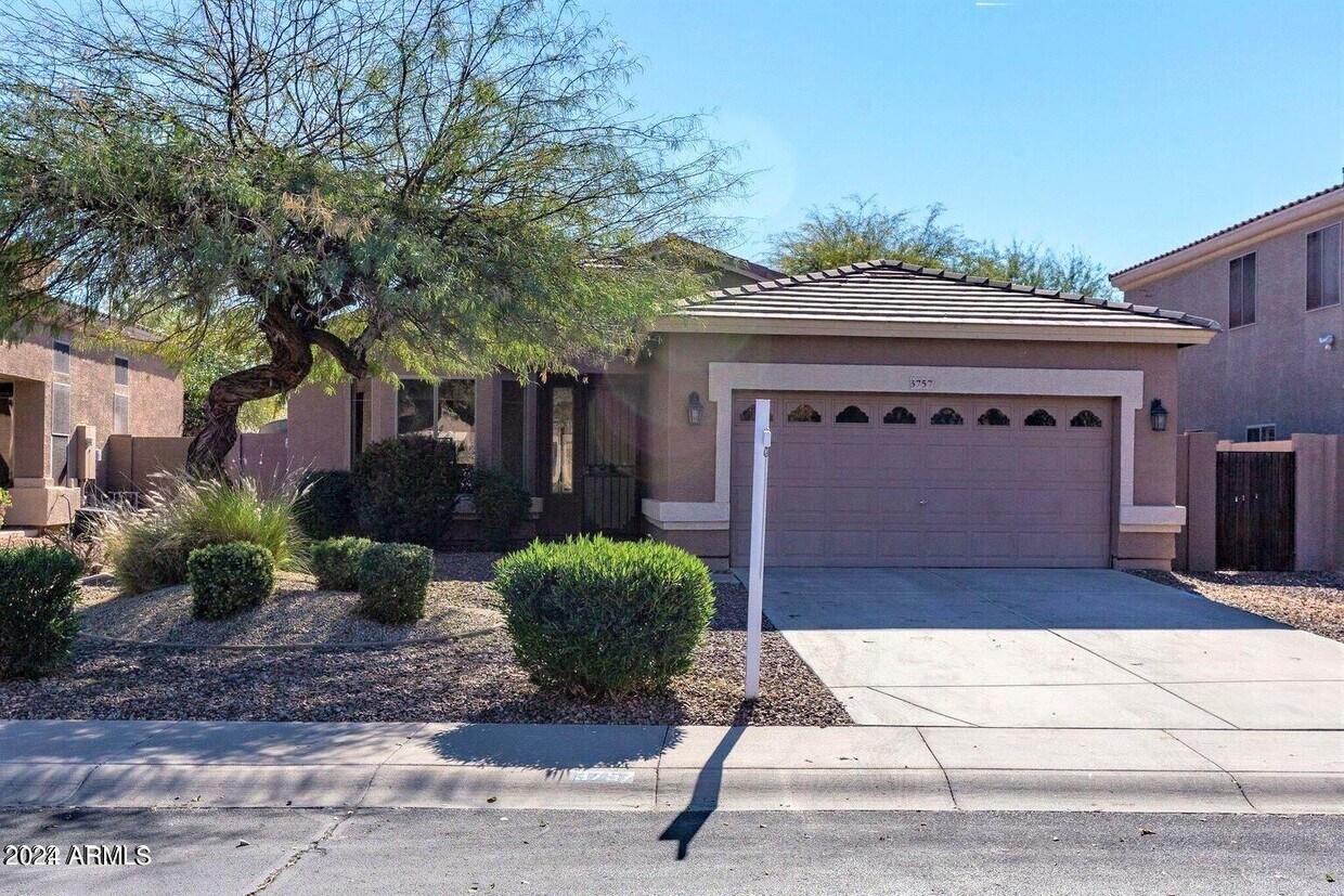 Primary Photo - 3757 E Oxford Ln