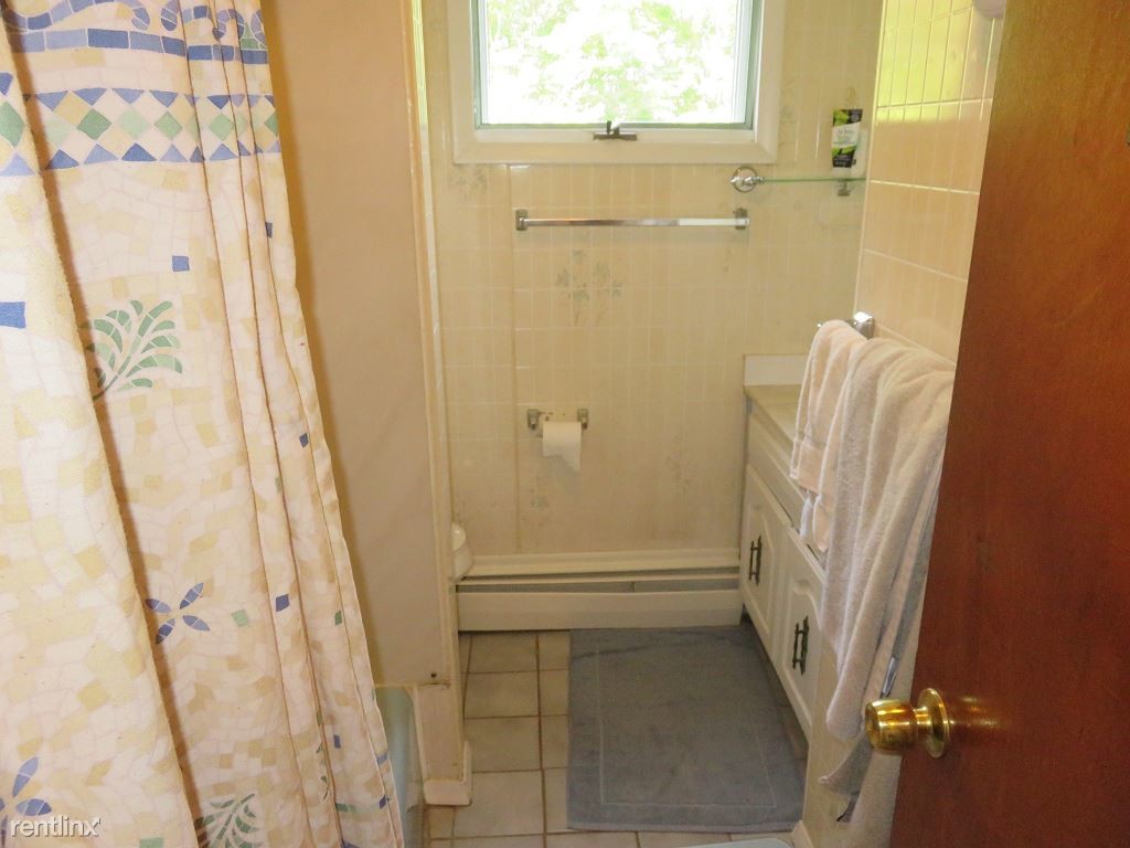 Primary Photo - 4 br, 2 bath House - 337 Coddington Road 3...