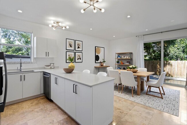 Building Photo - 2786 SW 34th Ave