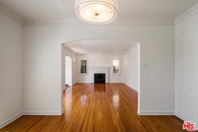 Building Photo - 627 26th St