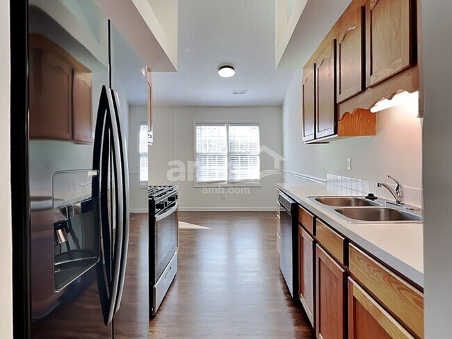 Foto del edificio - 1738 Ammons Dr