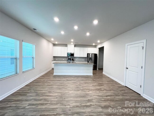 Foto del edificio - 11819 Midnight Wy