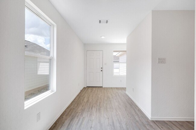 Foto del edificio - Elegant Home in Sought-After Silos Community