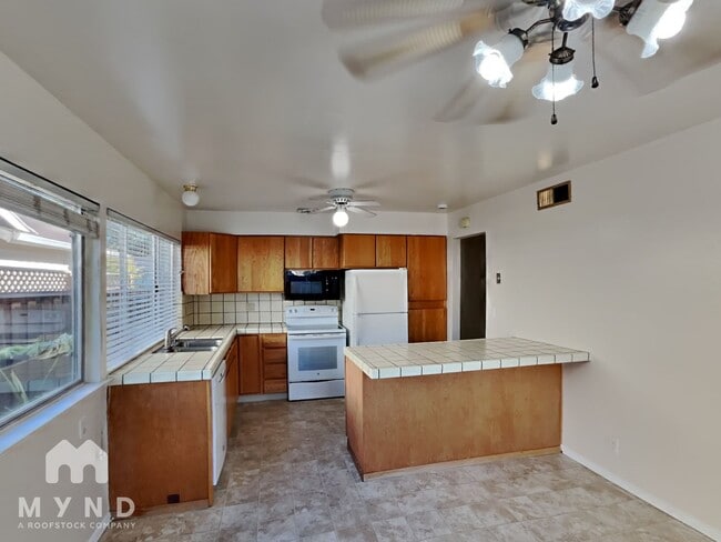 Building Photo - 6107 Vale Ct