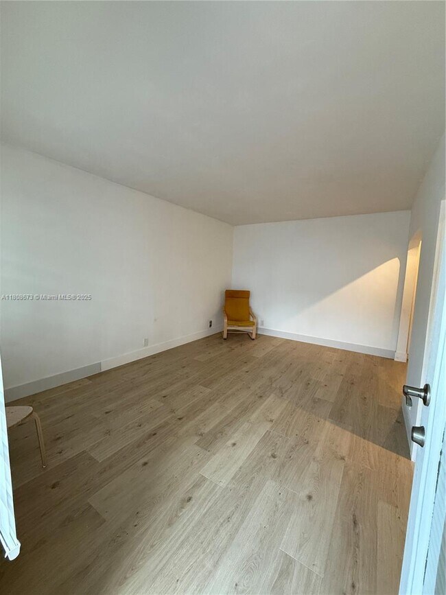 Foto del edificio - 330 74th St