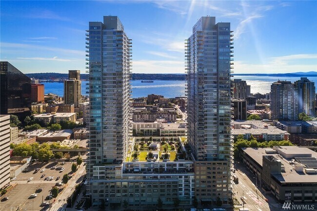 Building Photo - 583 Battery St