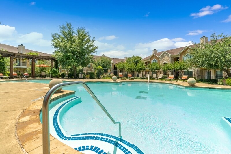 Mansions of Mansfield Apartments in Mansfield, TX