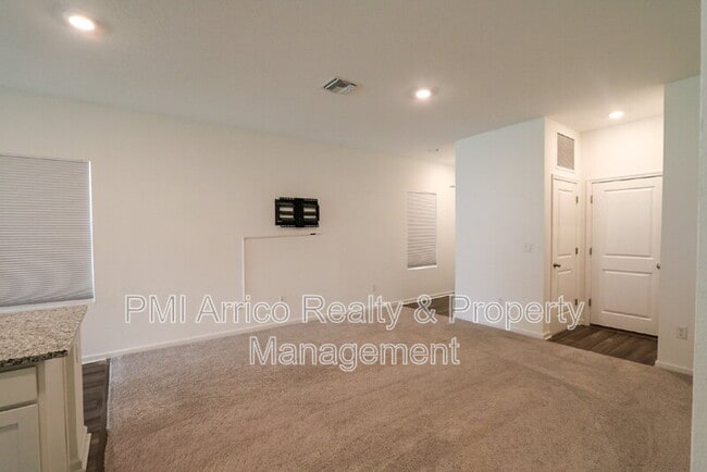Building Photo - 35552 Shade Fern Ln